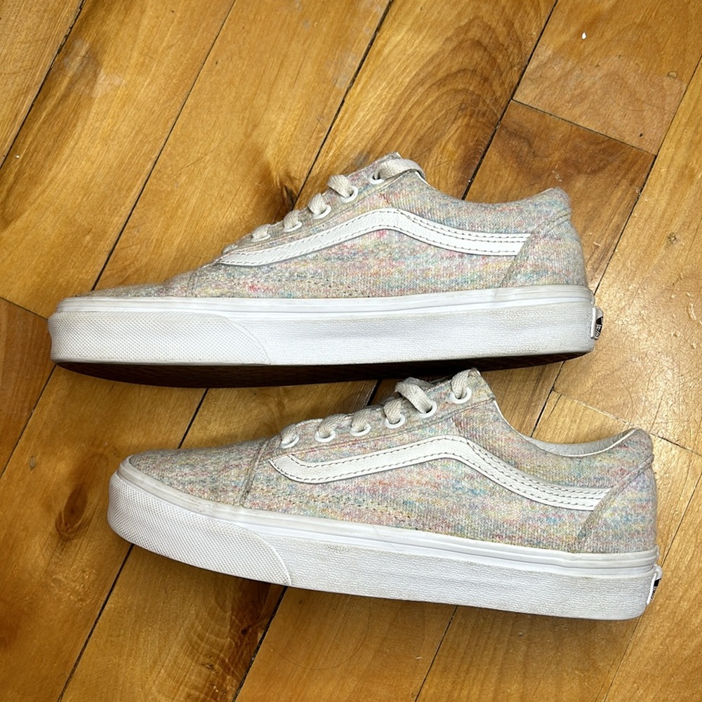 Vans sneakers (7.5)